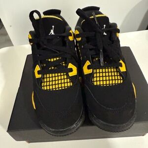 Air Jordan Retro 4 “Thunder”